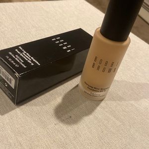 Bobbi brown beige foundation skin longwear